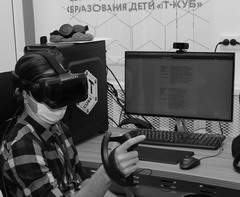 Завхоз советской закалки даже на очках виртуальной реальности найдет место для инвентарного номера