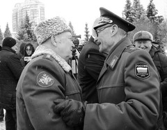 В день 34-й годовщины вывода войск из Афганистана Анатолию Сергееву (слева) и Анатолию Шаповалову (справа) было что вспомнить